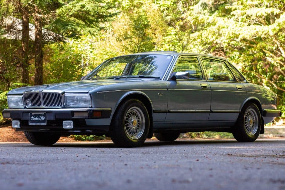 1990 Jaguar XJ40 XJ (1988-1994) sold for $3,700