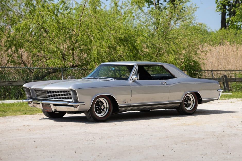 1965 Buick Riviera sold for $92,500