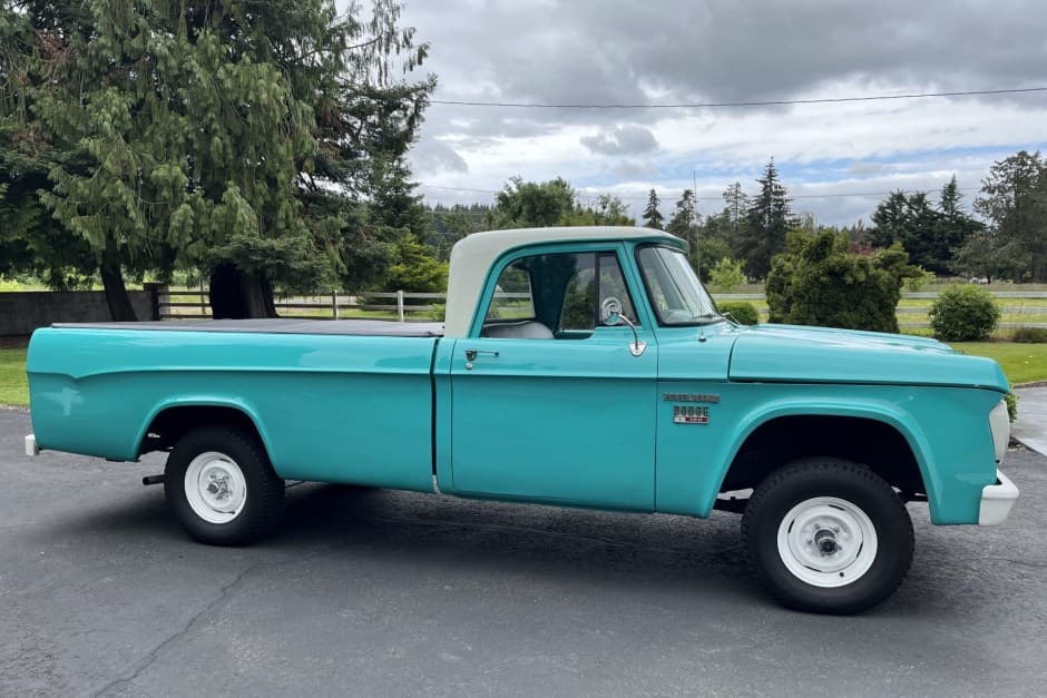 1970 Dodge Power Wagon sold for $26,750