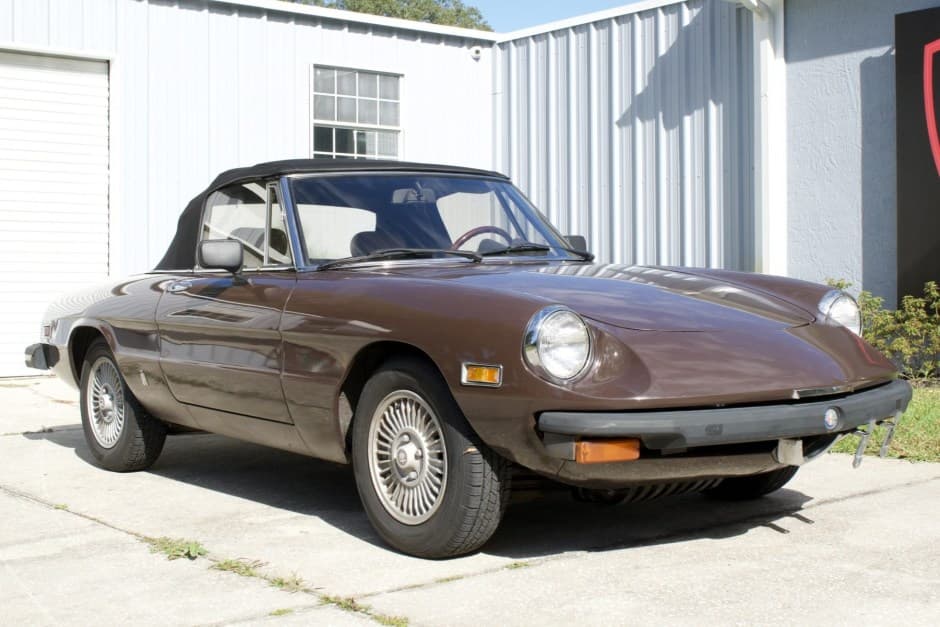 1981 Alfa Romeo 105/115 Spider Series 2 sold for $8,150