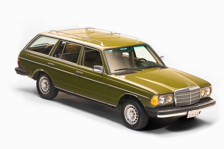 1984 Mercedes-Benz W123 sold for $15,250