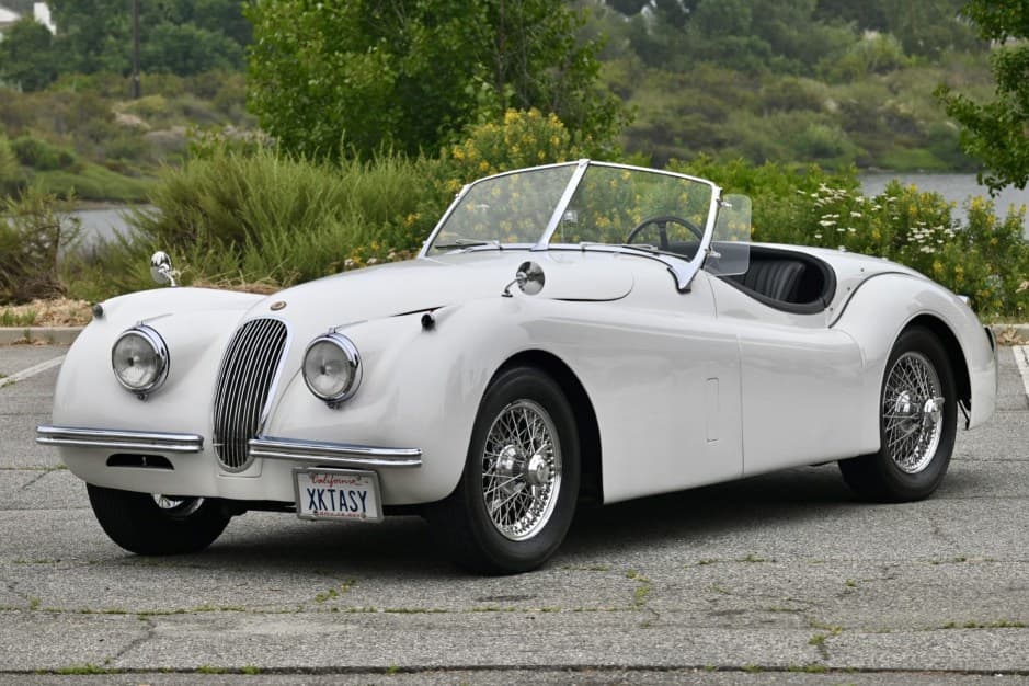 1954 Jaguar XK120 sold for $77,000