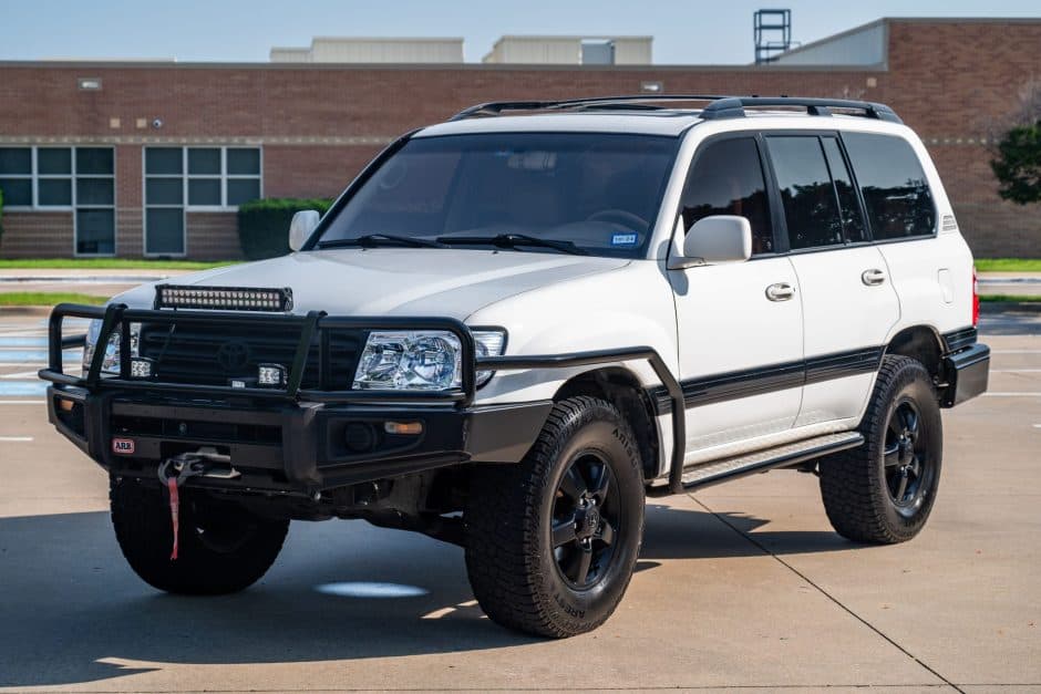 2003 Toyota Land Cruiser 100-Series sold for $20,500