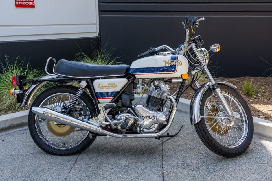 1975 Norton Commando sold for $18,250