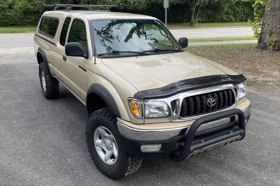 2002 Toyota Tacoma (N1X0 1995-2005) sold for $15,350