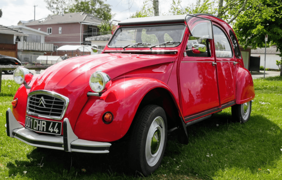 1986 Citroen 2CV sold for $15,250