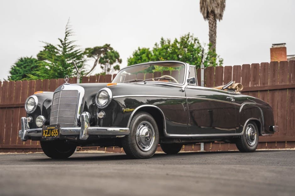 1960 Mercedes-Benz Ponton sold for $49,000