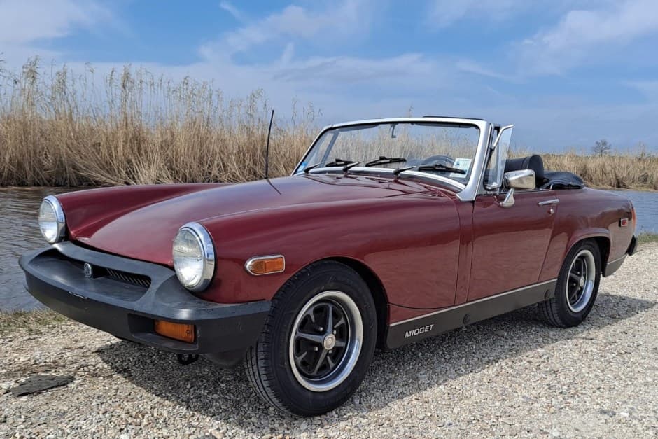 1977 MG Midget sold for $1,800