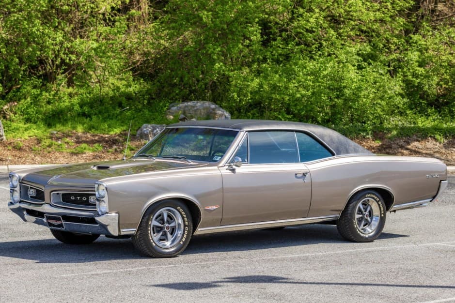 1966 Pontiac GTO sold for $44,250