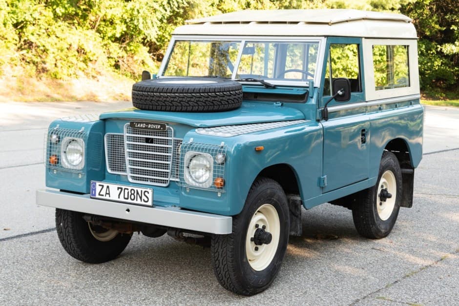 1982 Land Rover Series 88 sold for $26,750