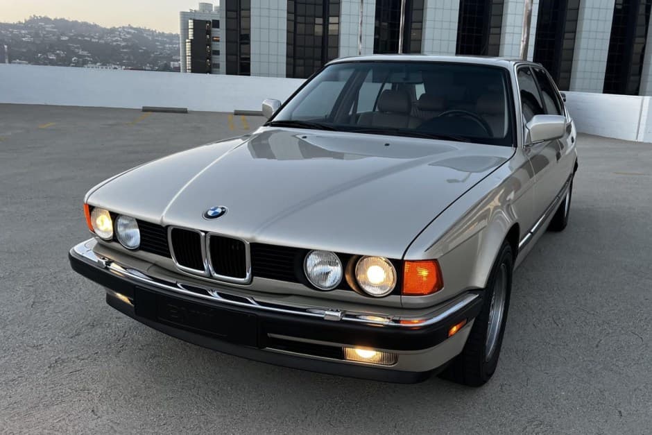 1989 BMW E32 7-Series sold for $14,000