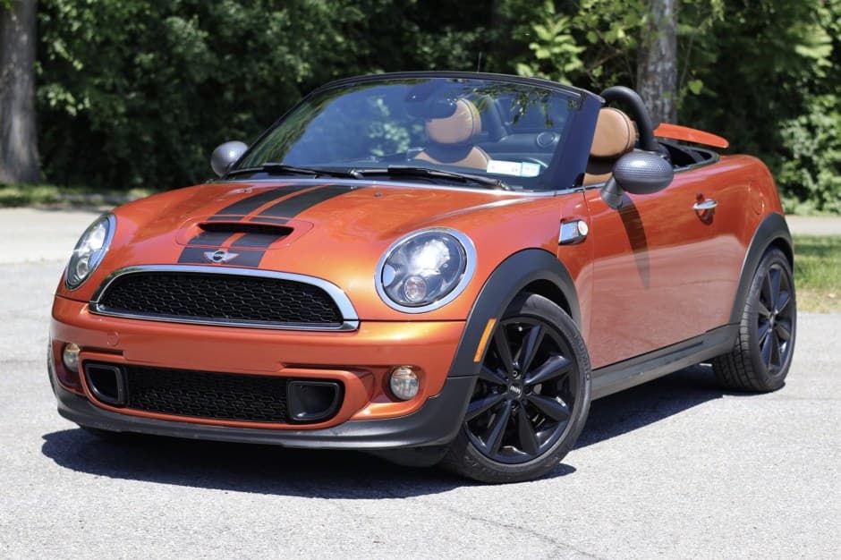 2013 Mini R58 & R59 Coupe & Roadster sold for $15,100