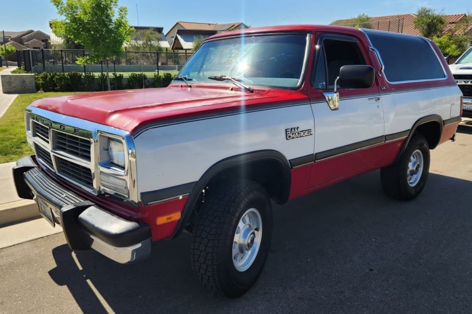 1991 Dodge Ramcharger / Plymouth Trail Duster sold for $12,000
