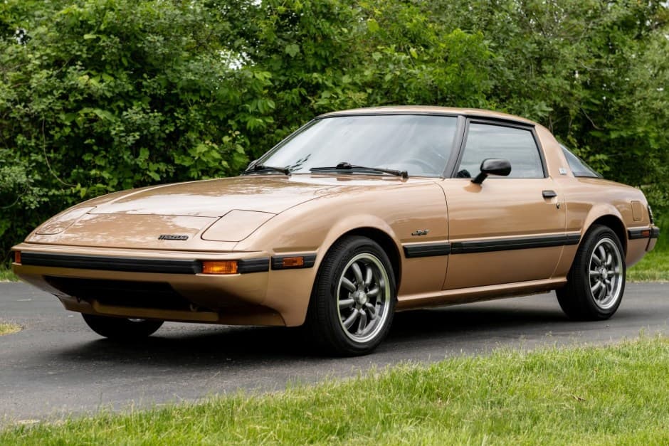 1983 Mazda RX-7 FB sold for $12,500