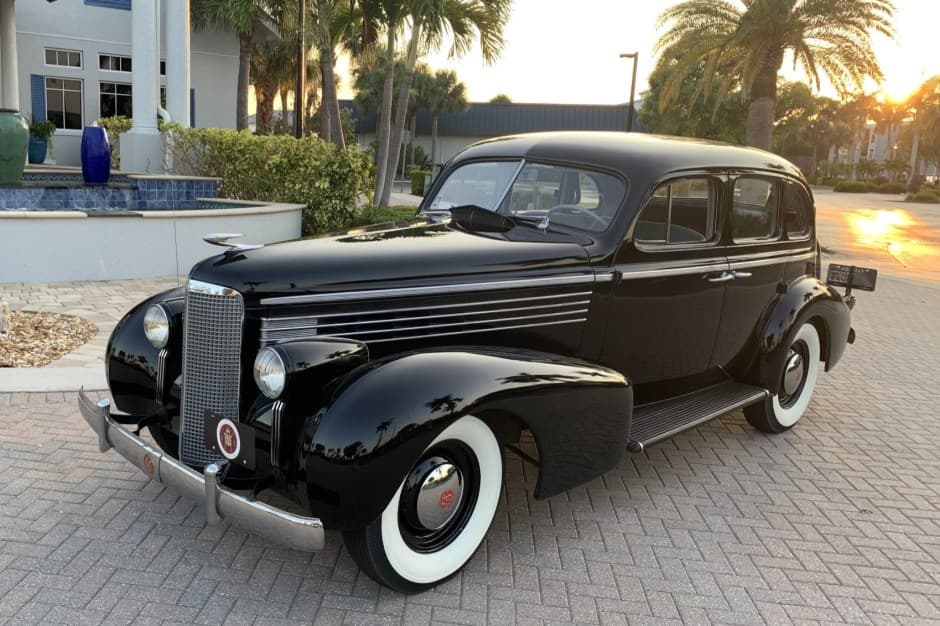 1938 LaSalle Series 50 sold for $15,000