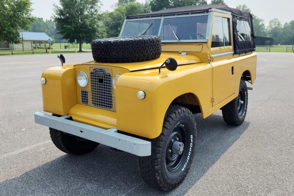 1961 Land Rover Series 88 sold for $25,000