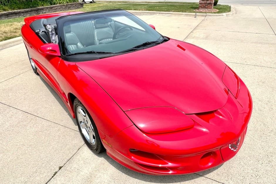 1998 Pontiac Firebird (1993-2002) sold for $14,500