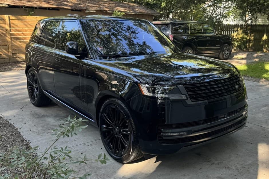 2023 Land Rover Range Rover L460 sold for $124,000