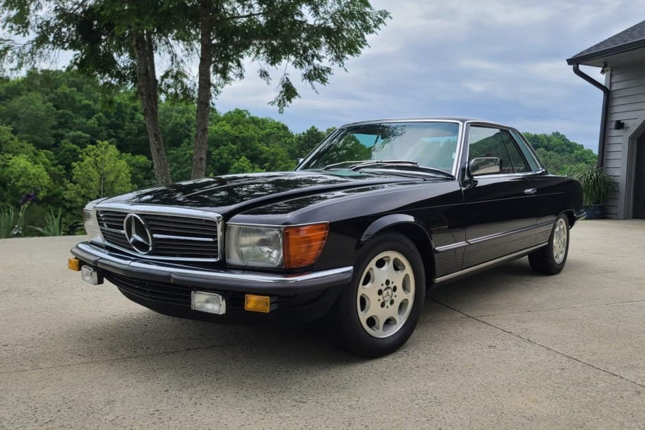 1980 Mercedes-Benz C107 SLC sold for $23,500