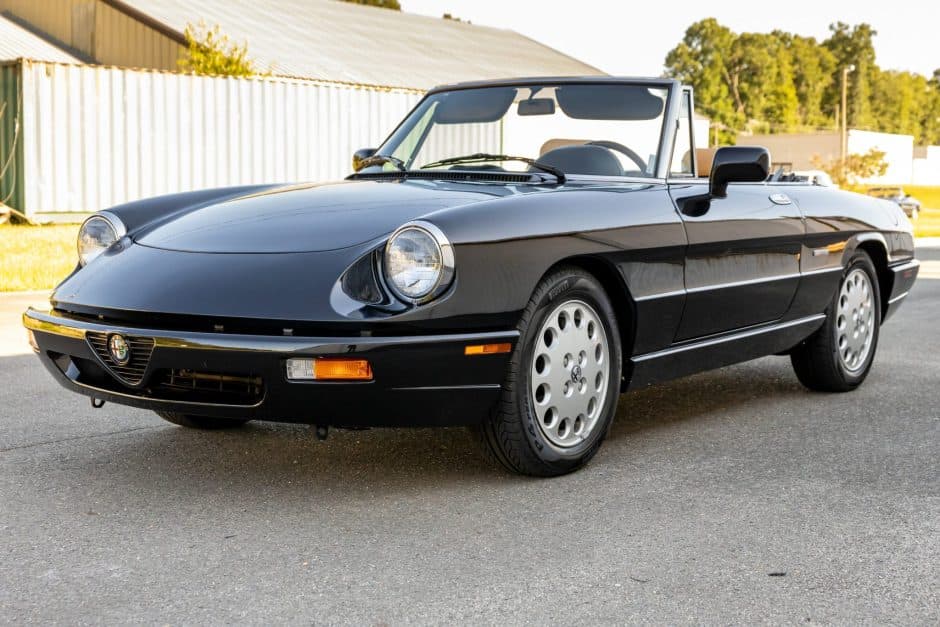 1991 Alfa Romeo 105/115 Spider Series 4 sold for $32,250