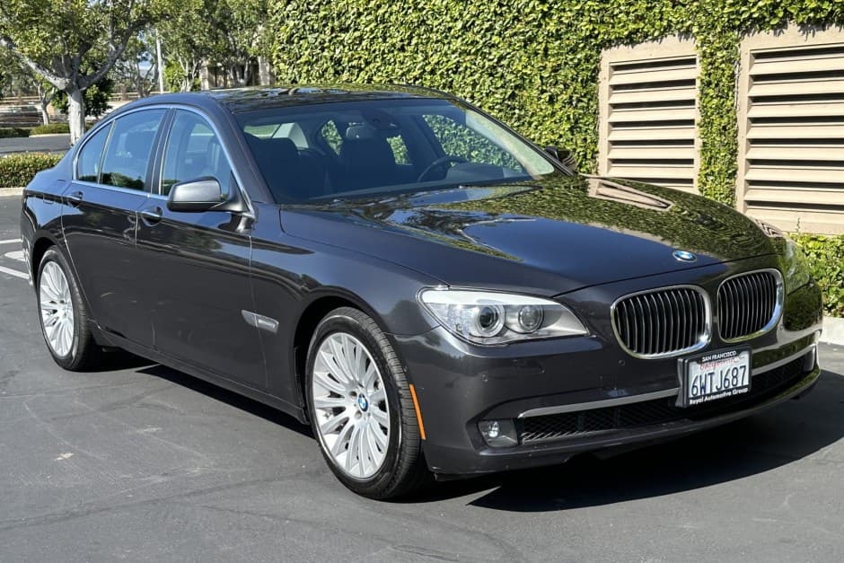 2012 BMW F01/F02 7-Series sold for $16,250
