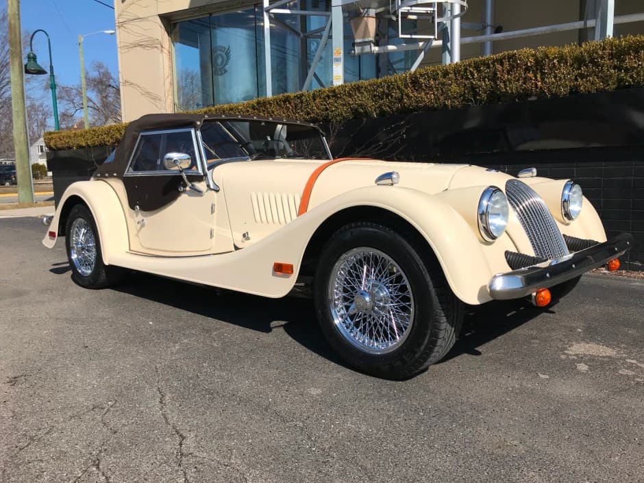 2002 Morgan Plus 8 sold for $54,388