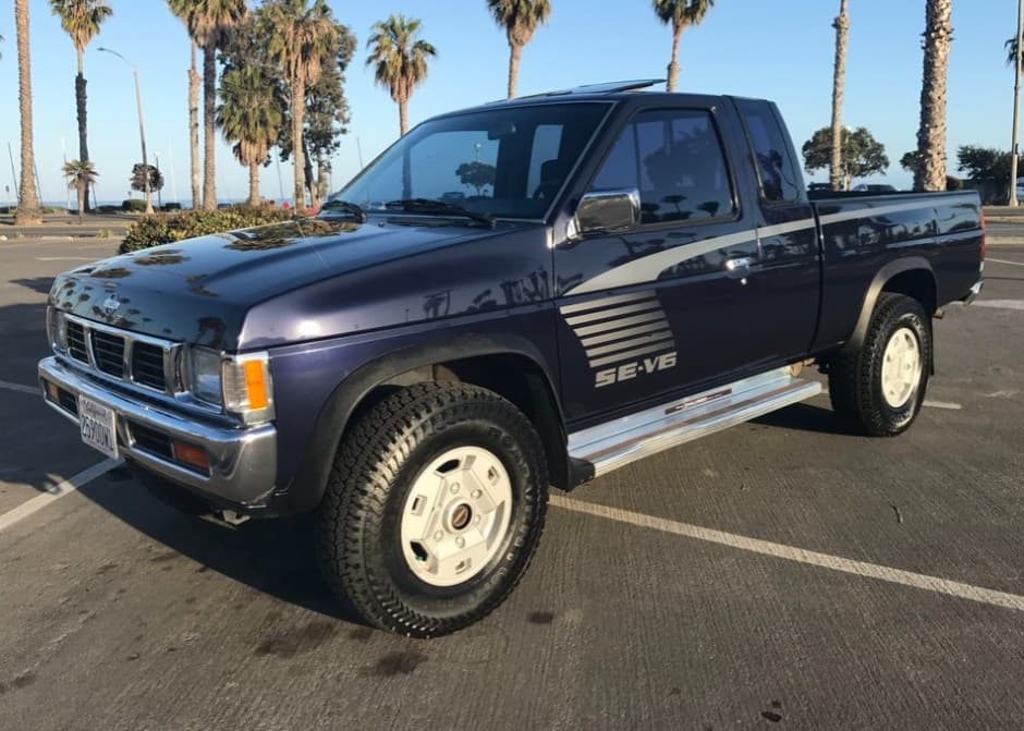1993 Nissan Pickup sold for $7,600