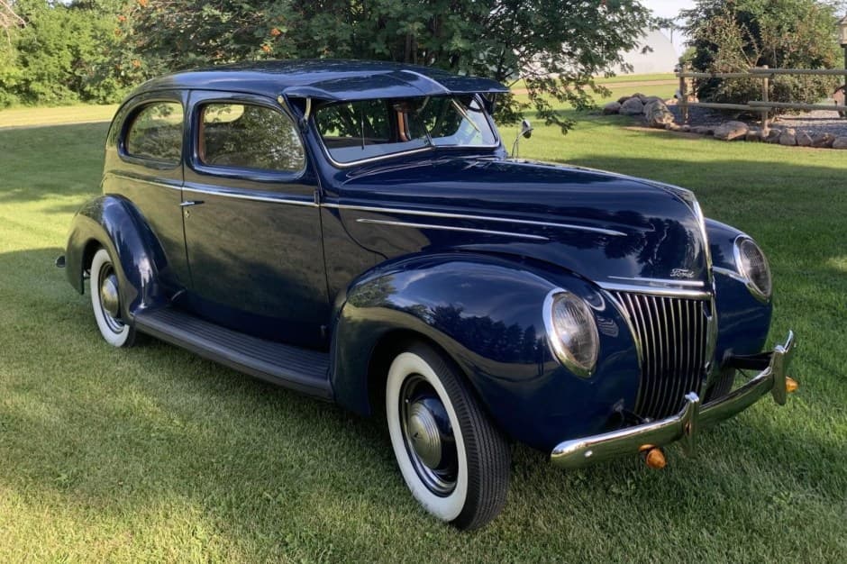 1939 Ford Standard, Deluxe, & Super Deluxe sold for $7,700