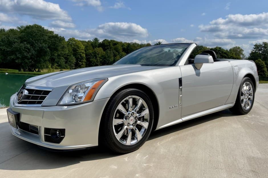 2009 Cadillac XLR sold for $37,750