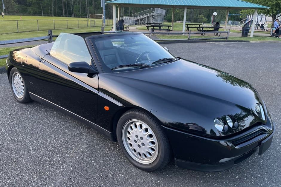 1995 Alfa Romeo 105/115 Spider Series 4 sold for $12,500
