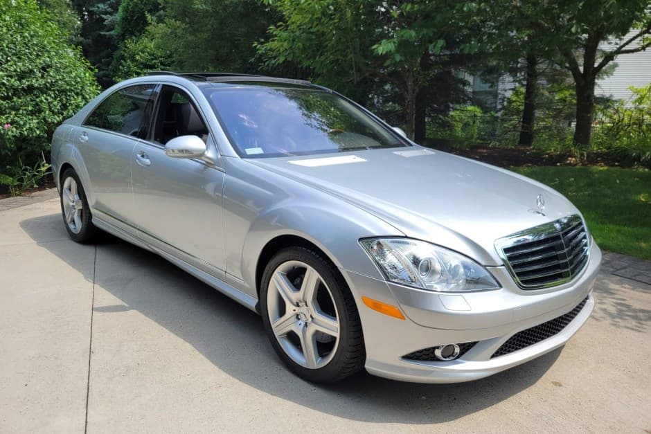 2007 Mercedes-Benz W221 S-Class sold for $19,000
