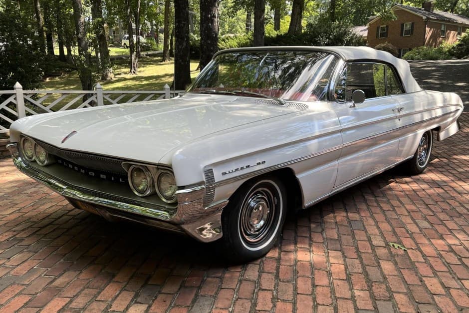 1961 Oldsmobile 88 sold for $27,250