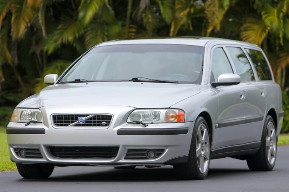 2004 Volvo V70R sold for $27,000