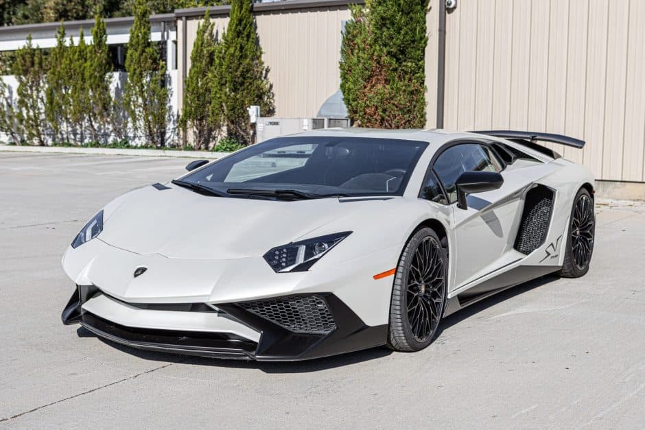 2017 Lamborghini Aventador sold for $555,000