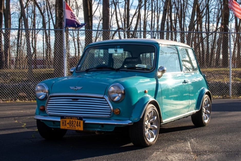 1990 Mini Mk VI & Mk VII sold for $15,000