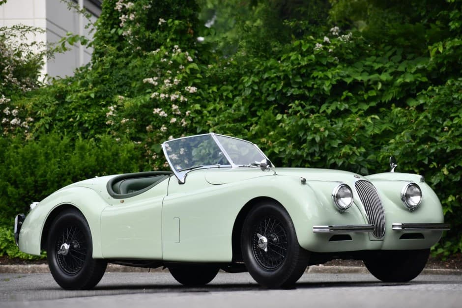 1953 Jaguar XK120 sold for $125,000