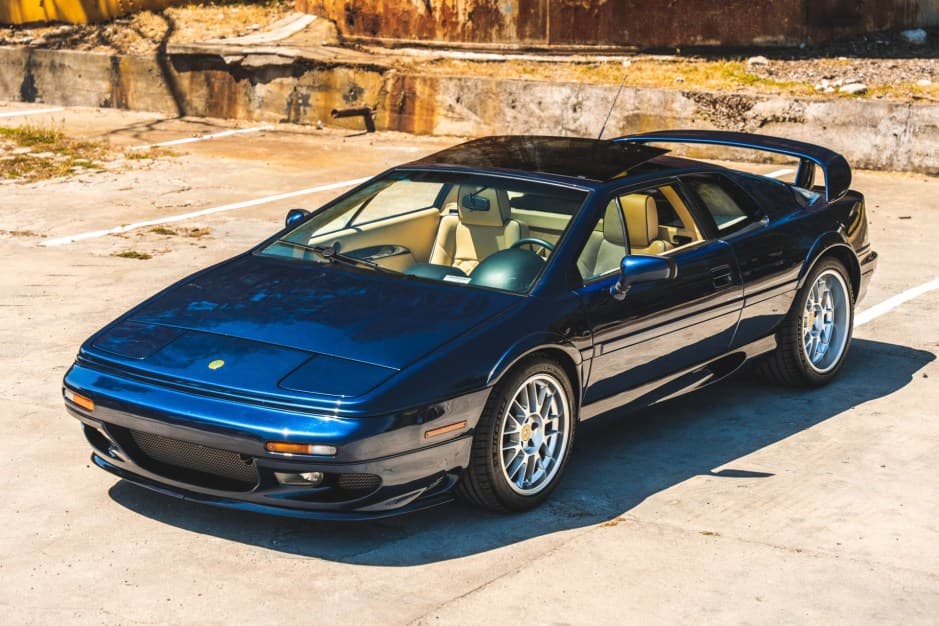 2004 Lotus Esprit sold for $128,000
