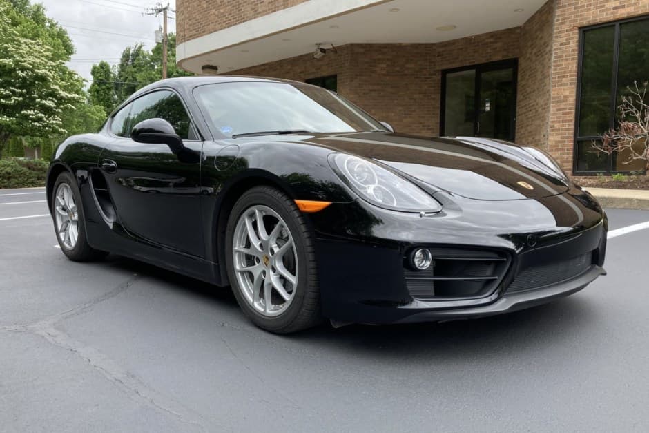 2016 Porsche 981 Cayman sold for $40,250