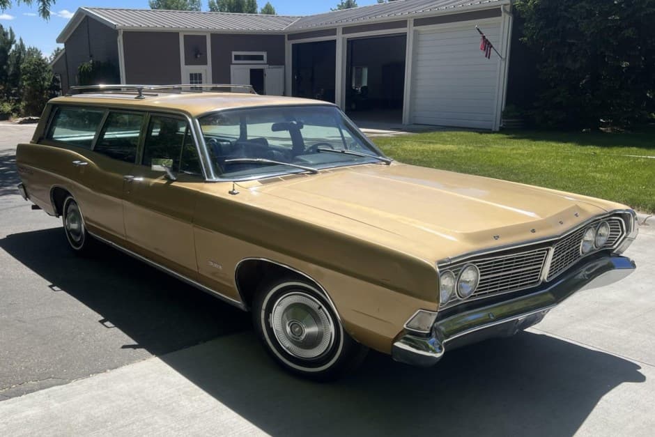 1968 Ford Country Sedan sold for $7,100