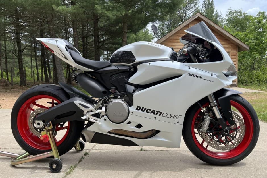 2017 Ducati Panigale sold for $10,590