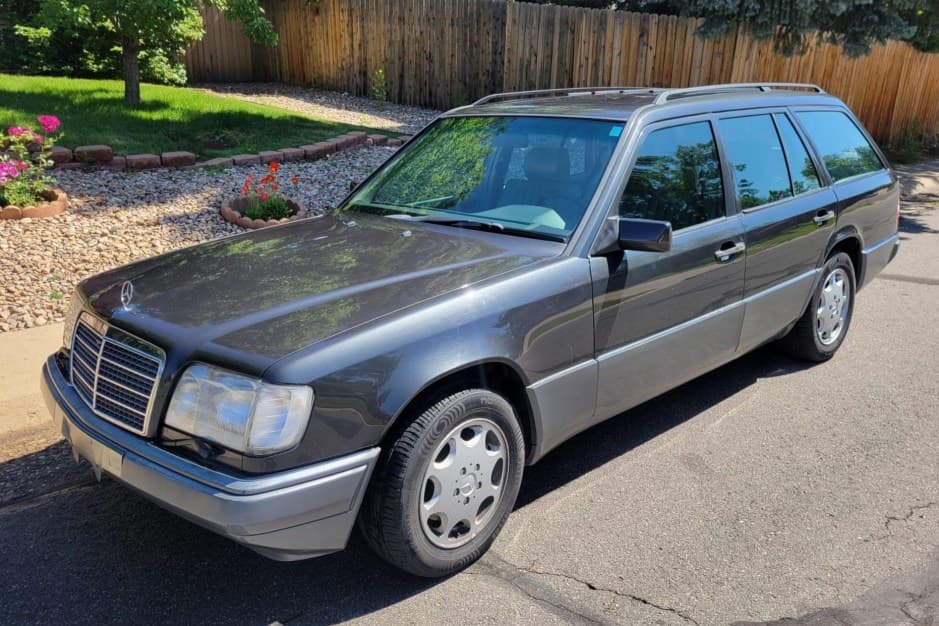 1994 Mercedes-Benz W124 E-Class sold for $6,000