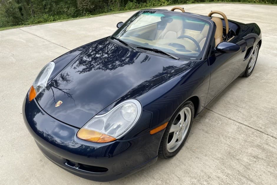 1999 Porsche 986 Boxster sold for $12,900
