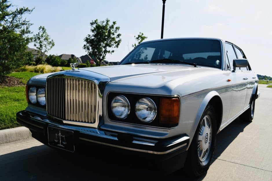 1990 Bentley SZ Saloon sold for $8,600