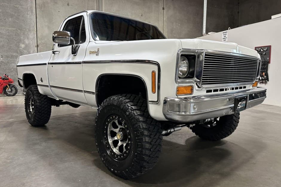 1976 Chevrolet C/K (1973-1991) sold for $39,000