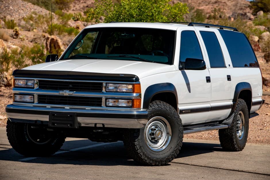 1999 Chevrolet Suburban (GMT400 1992-1999) sold for $14,500