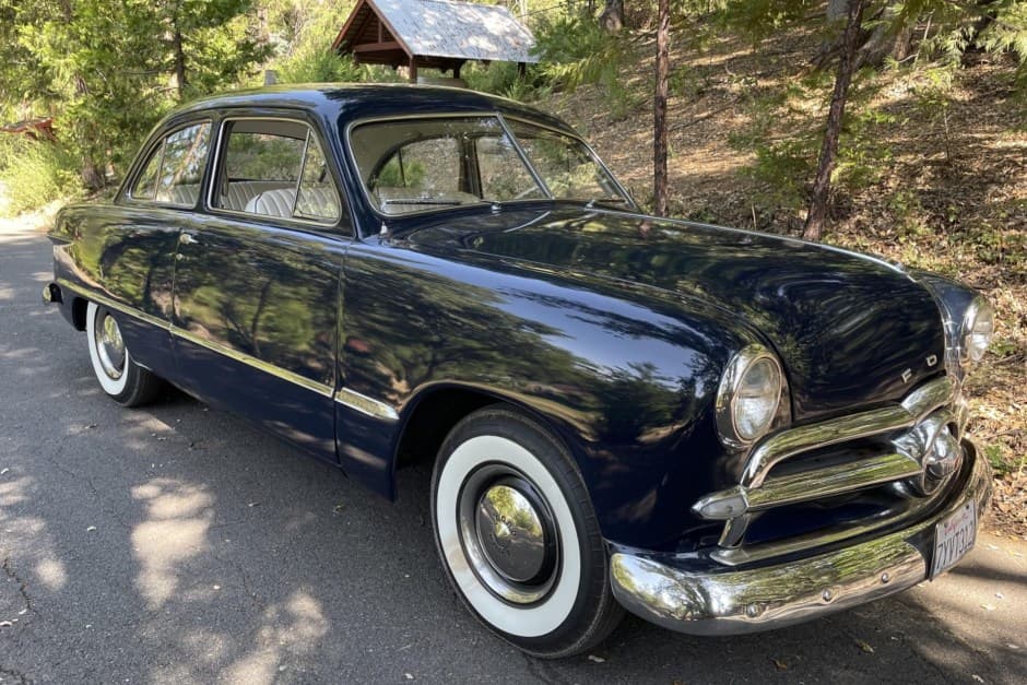 1949 Ford Shoebox sold for $13,250