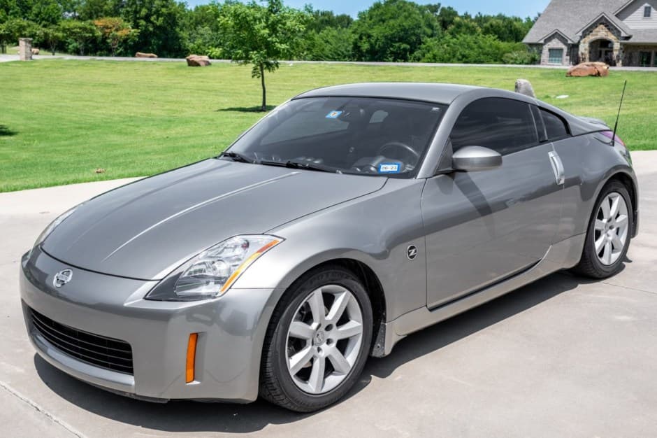 2005 Nissan 350Z sold for $13,250