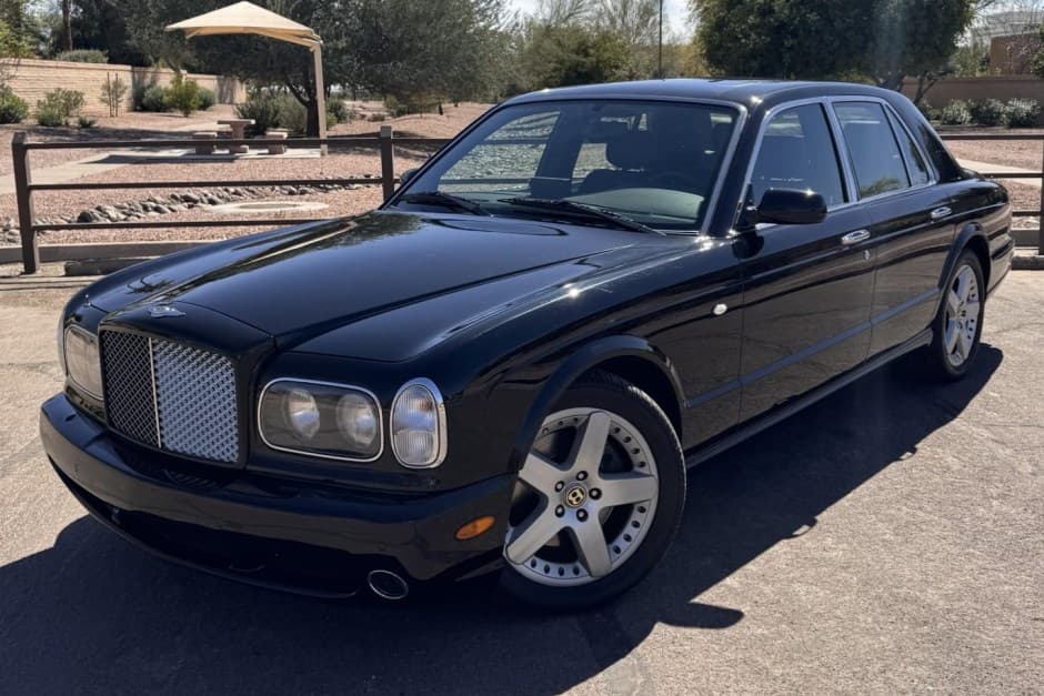 2002 Bentley Arnage sold for $29,250