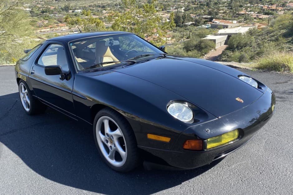 1989 Porsche 928 sold for $16,500