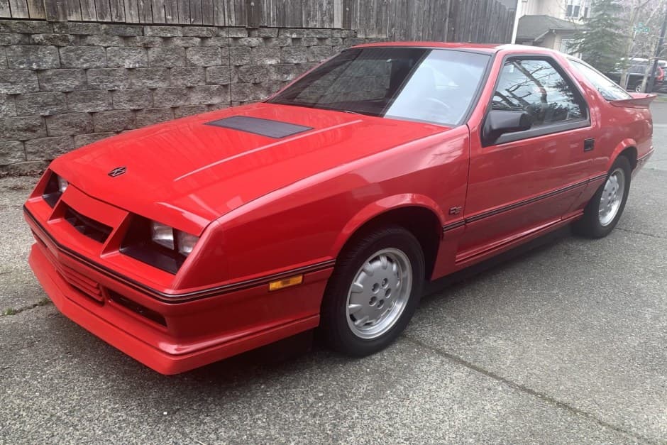 1986 Dodge Daytona & Chrysler Laser sold for $11,250